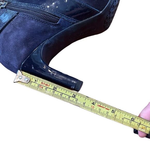 Bandolino Navy Suede / Leather Healed Booties- size 8 - Picture 4 of 6